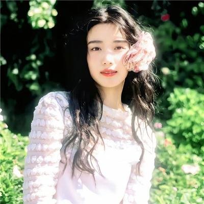 她房间里的云