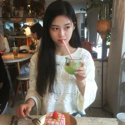 触碰的双手